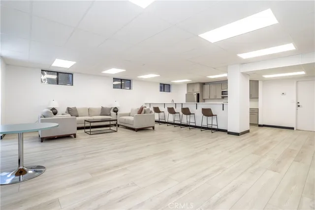 $649,999 | 13331 Moorpark Street, Unit 319, Sherman Oaks, CA 91423