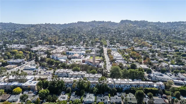 $649,999 | 13331 Moorpark Street, Unit 319, Sherman Oaks, CA 91423