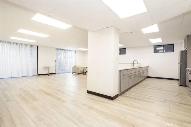 $649,999 | 13331 Moorpark Street, Unit 319, Sherman Oaks, CA 91423