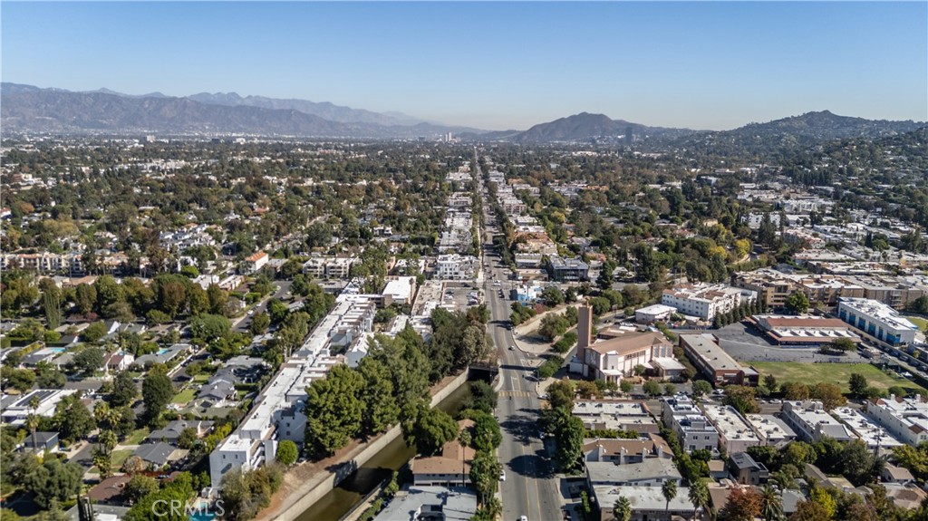 13331 Moorpark Street, Unit 319 Sherman Oaks, CA 91423 - Photo 38 of 46 an aerial view of residential house and outdoor space