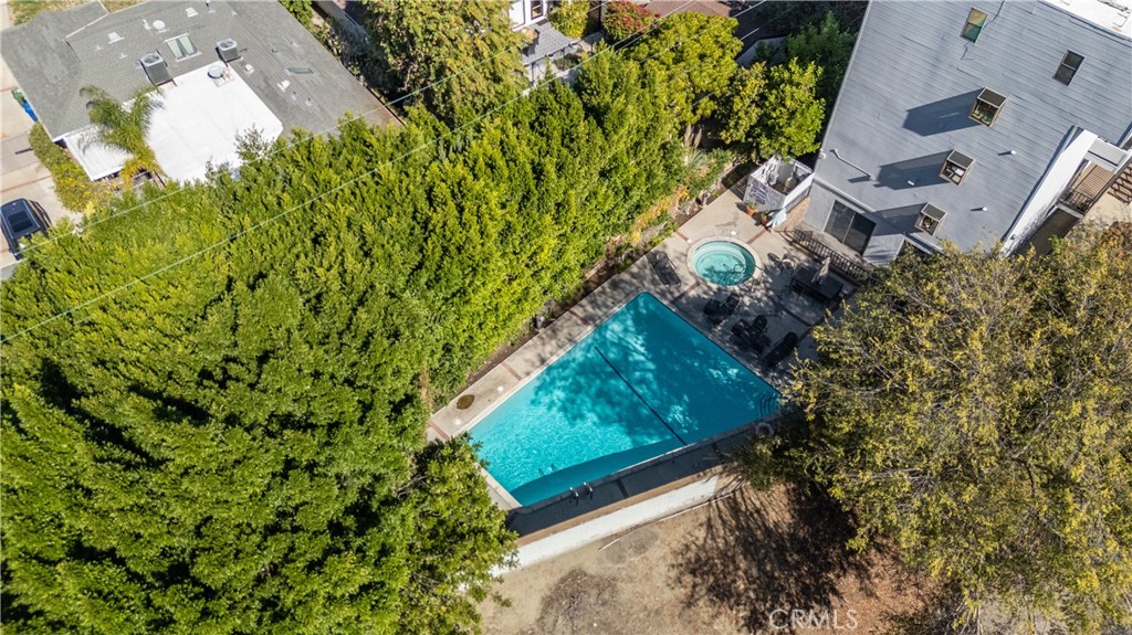 13331 Moorpark Street, Unit 319 Sherman Oaks, CA 91423 - Photo 41 of 46 a view of a garden