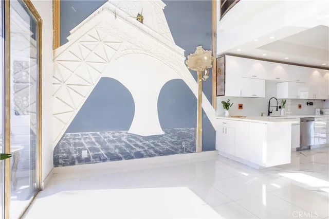 $649,999 | 13331 Moorpark Street, Unit 319, Sherman Oaks, CA 91423