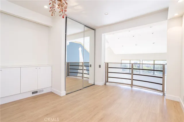 $649,999 | 13331 Moorpark Street, Unit 319, Sherman Oaks, CA 91423