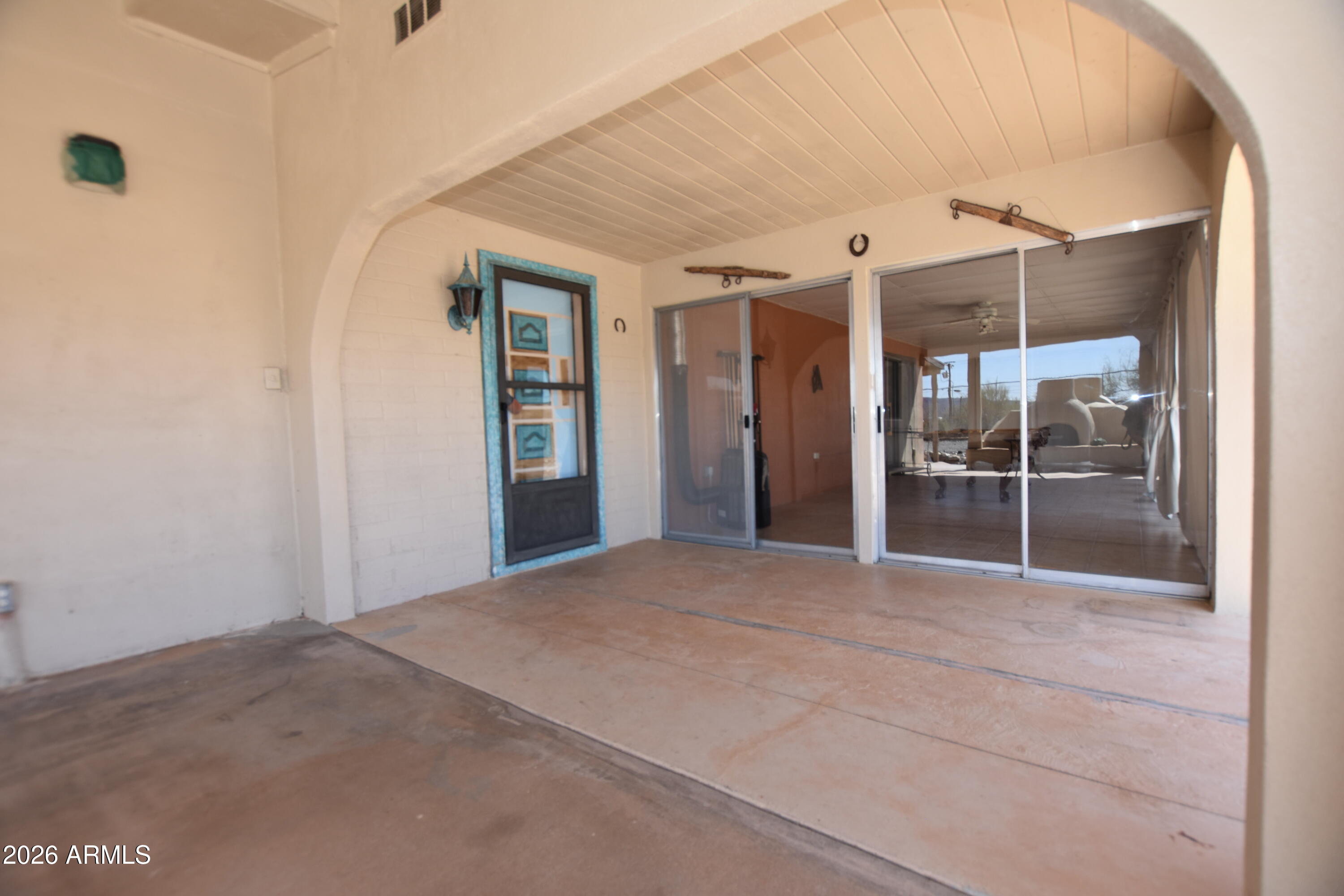 1140 West Briggs Road Ajo, AZ 85321 - Photo 31 of 42 a view of empty room with windows