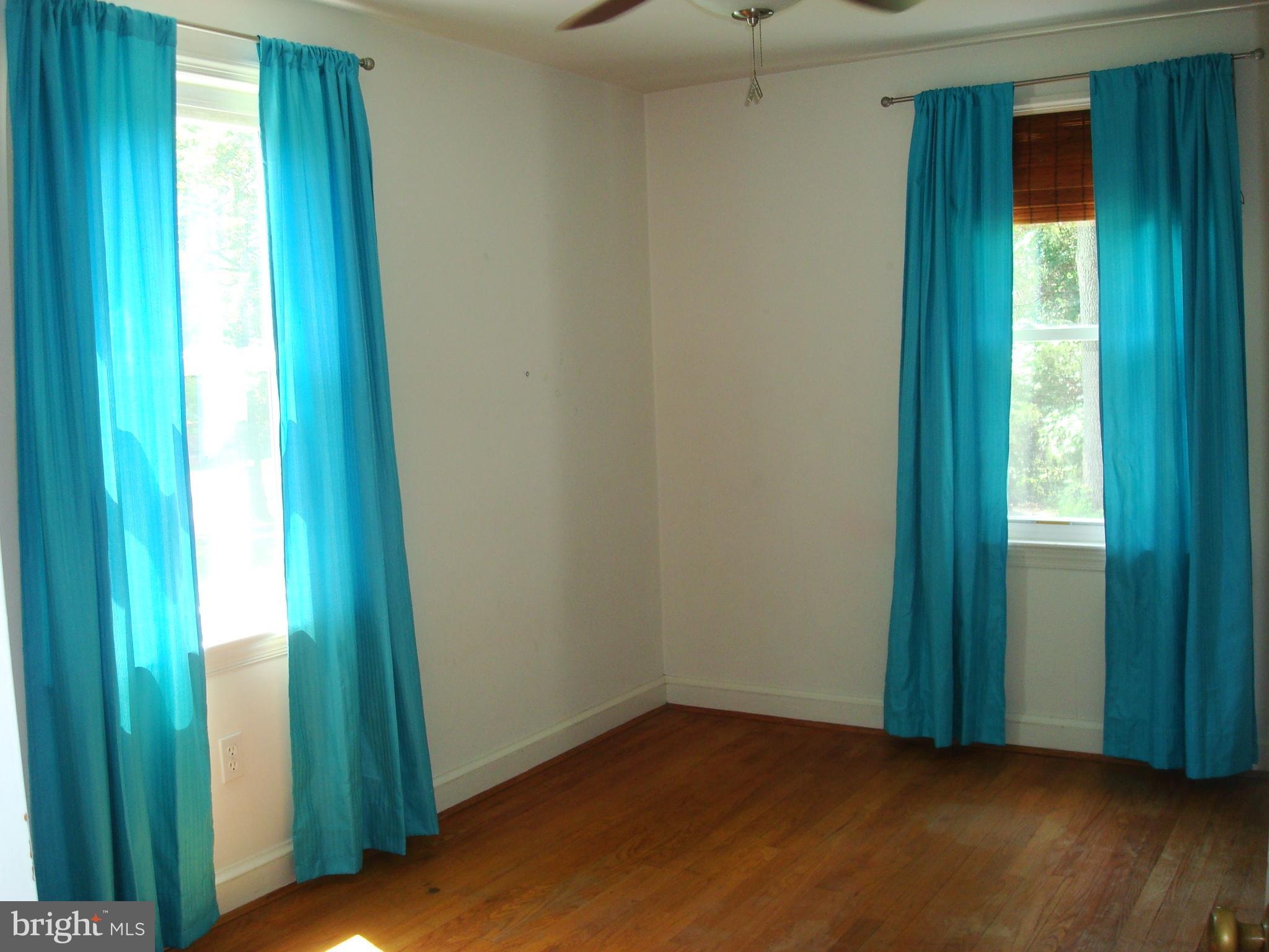 11900 Smithfield Road Manassas, VA 20112 - Photo 20 of 28 Bedroom