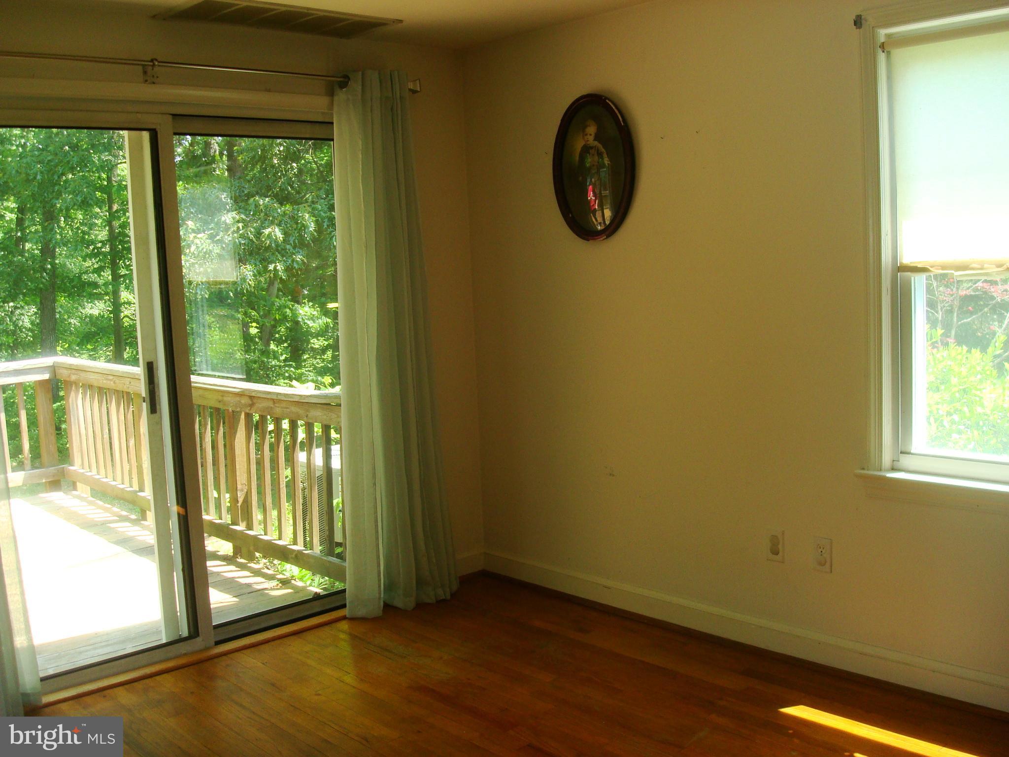11900 Smithfield Road Manassas, VA 20112 - Photo 26 of 28 Dining Room