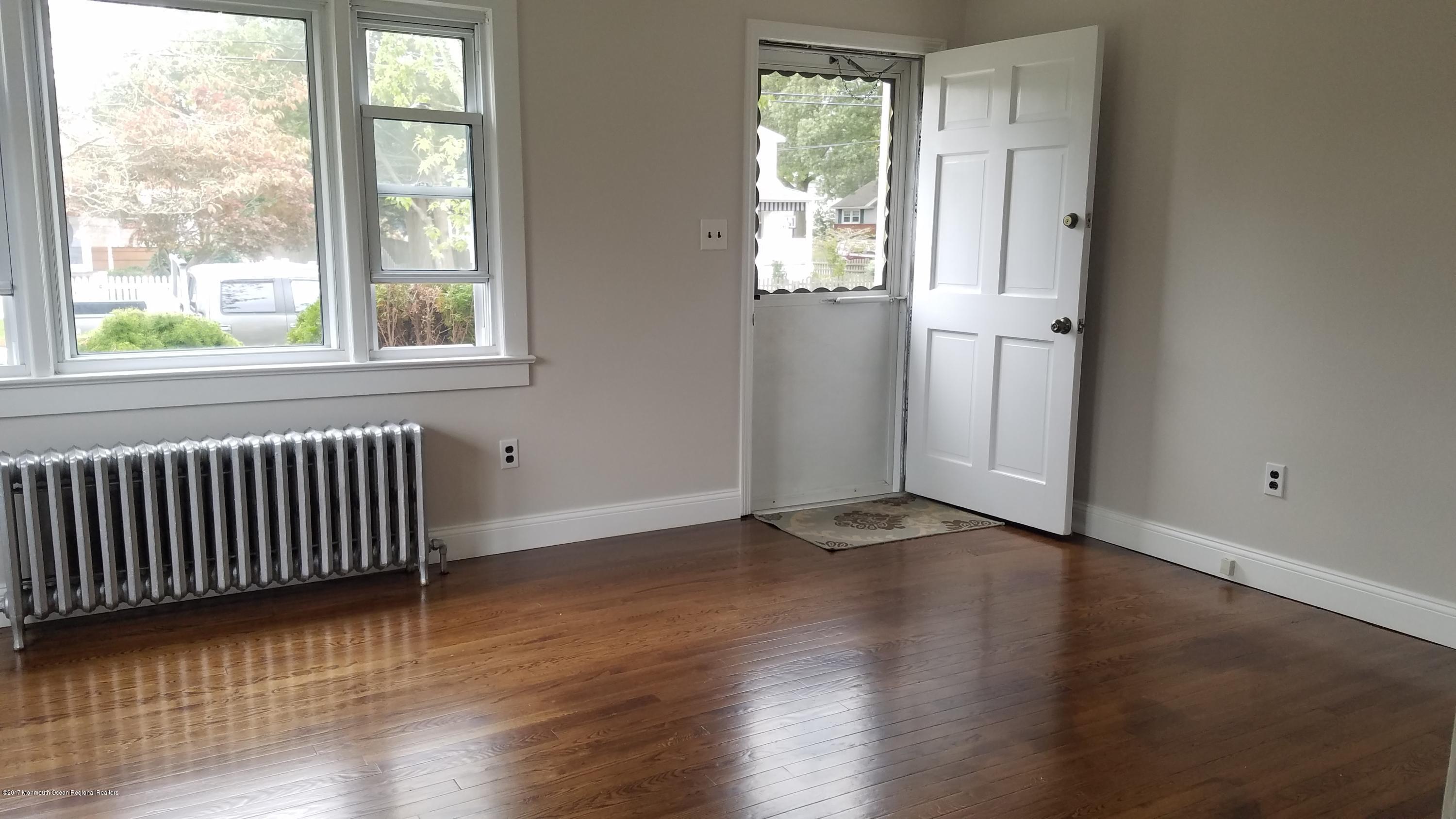 707 Old Farm Road Point Pleasant, NJ 08742 - Photo 3 of 25 20171013_120632