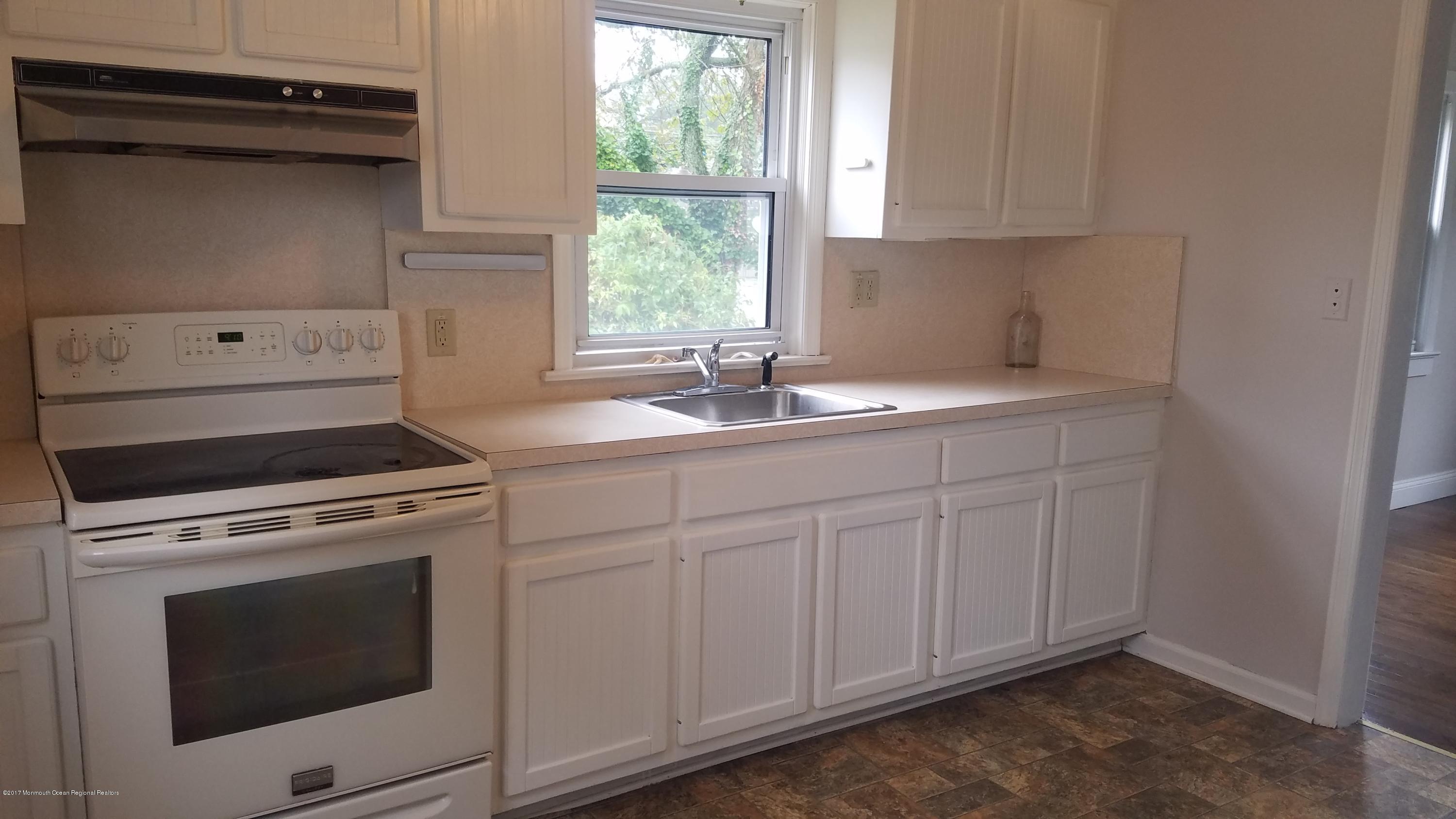 707 Old Farm Road Point Pleasant, NJ 08742 - Photo 6 of 25 20171014_091104