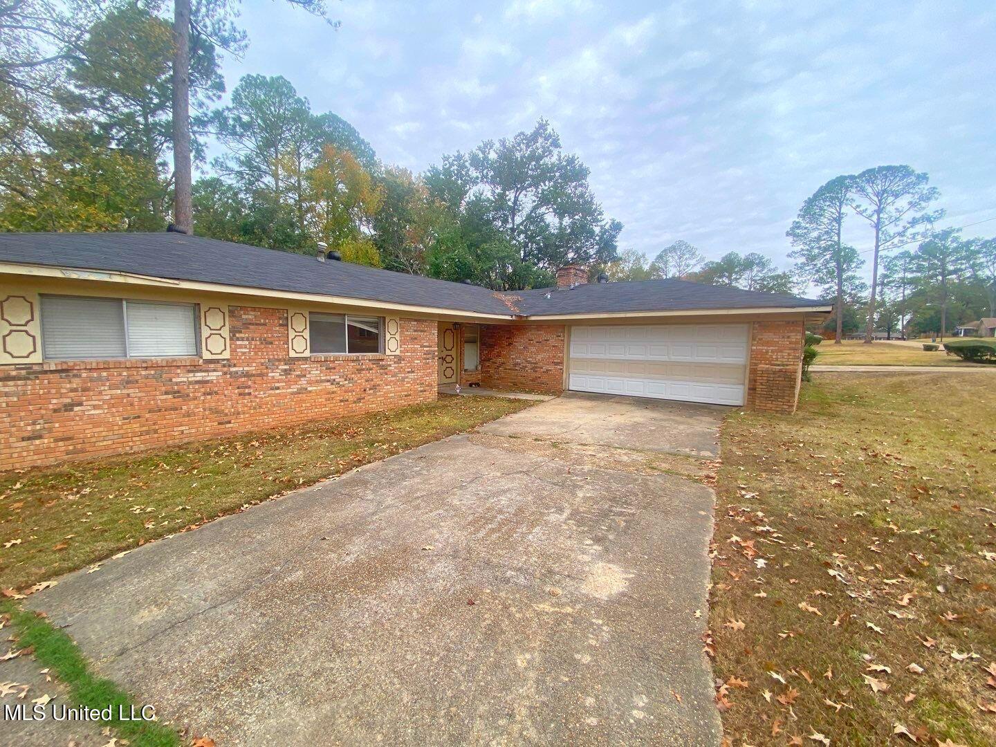 6135 Woodhaven Road Jackson, MS 39206 - Photo 13 of 16 23-Nov 13 2023 11_40am-doDt