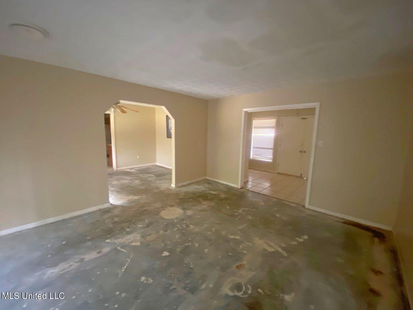 6135 Woodhaven Road Jackson, MS 39206 - Photo 5 of 16 64-Nov 13 2023 11_44am-U5mN