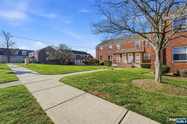 $2,300 | 441 Lawn Avenue, Unit 17, Palisades Park, NJ 07650