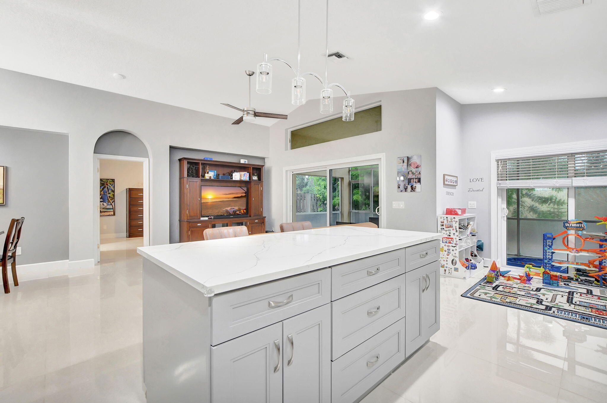 22687 Royal Crown Terrace East Boca Raton, FL 33433 - Photo 10 of 38 10-web-or-mls-DSC_2561