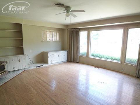 675 Raymond Road Owosso, MI 48867 - Photo 6 of 12 20174751-5.JPG