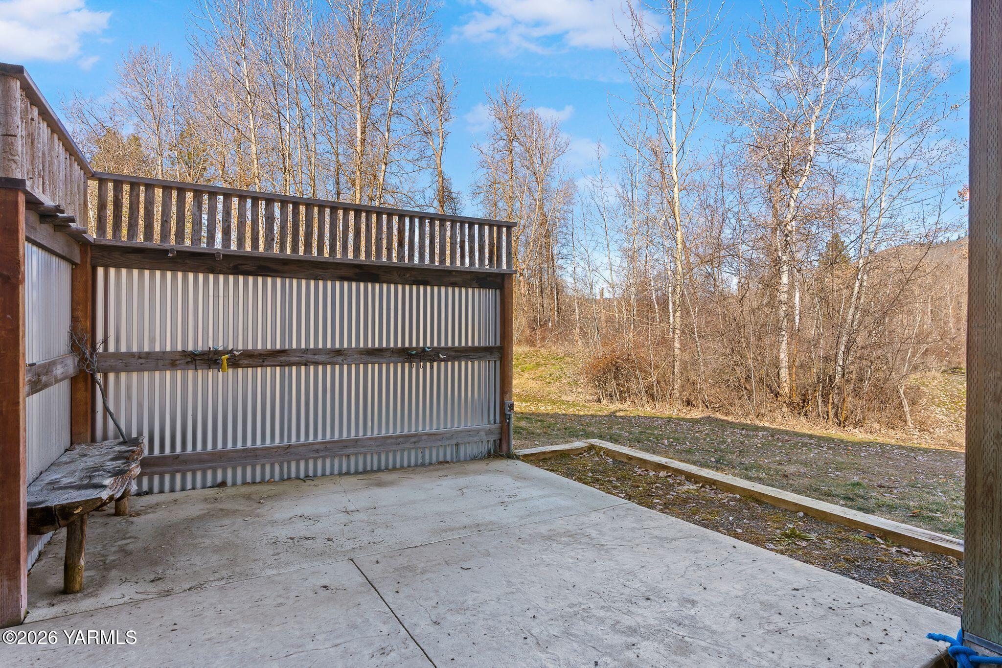 1575 Nile Road Naches, WA 98937 - Photo 40 of 51 a view of backyard space with wooden fence