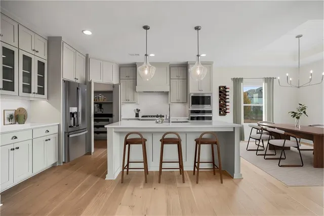 $753,450 | 2509 West 175th Street, Overland Park, KS 66085