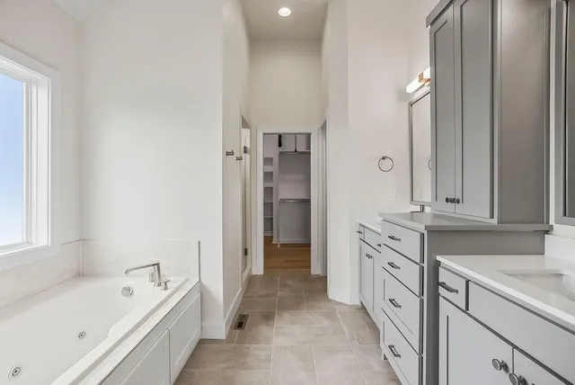 $753,450 | 2509 West 175th Street, Overland Park, KS 66085