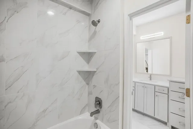 $753,450 | 2509 West 175th Street, Overland Park, KS 66085