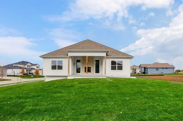 $753,450 | 2509 West 175th Street, Overland Park, KS 66085