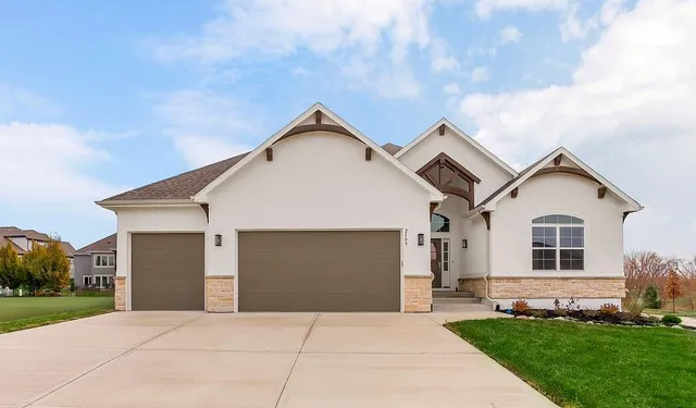 $753,450 | 2509 West 175th Street, Overland Park, KS 66085