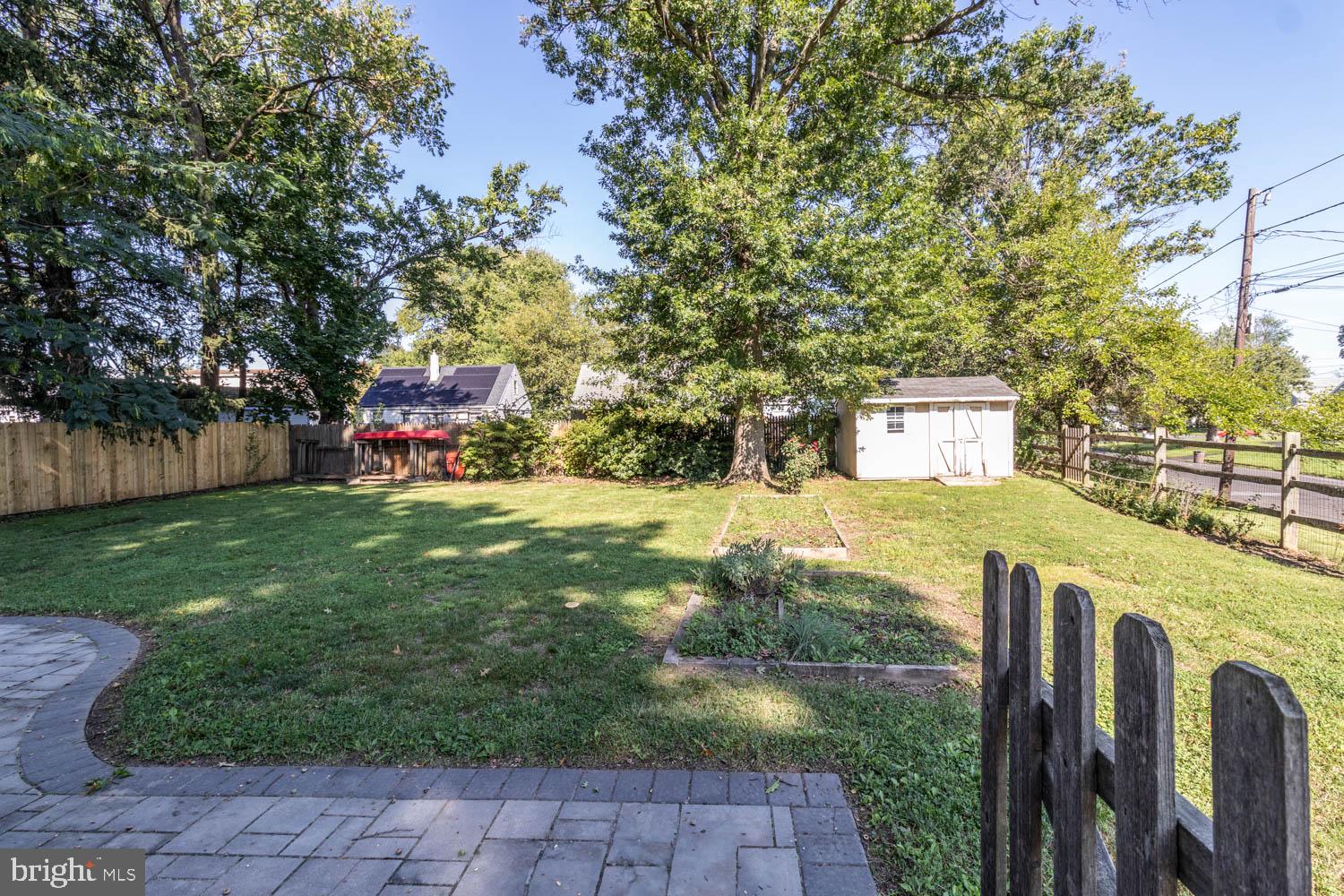 45 Rutledge Avenue Trenton, NJ 08618 - Photo 29 of 34 Beautiful yard