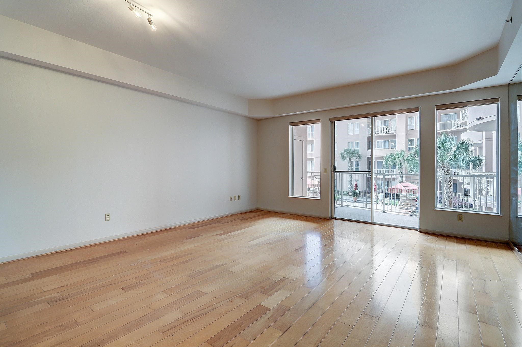 3505 Sage Road, Unit 207 Houston, TX 77056 - Photo 3 of 21 This 1 bedroom, 1 bathroom condo is located in the heart of The Galleria.