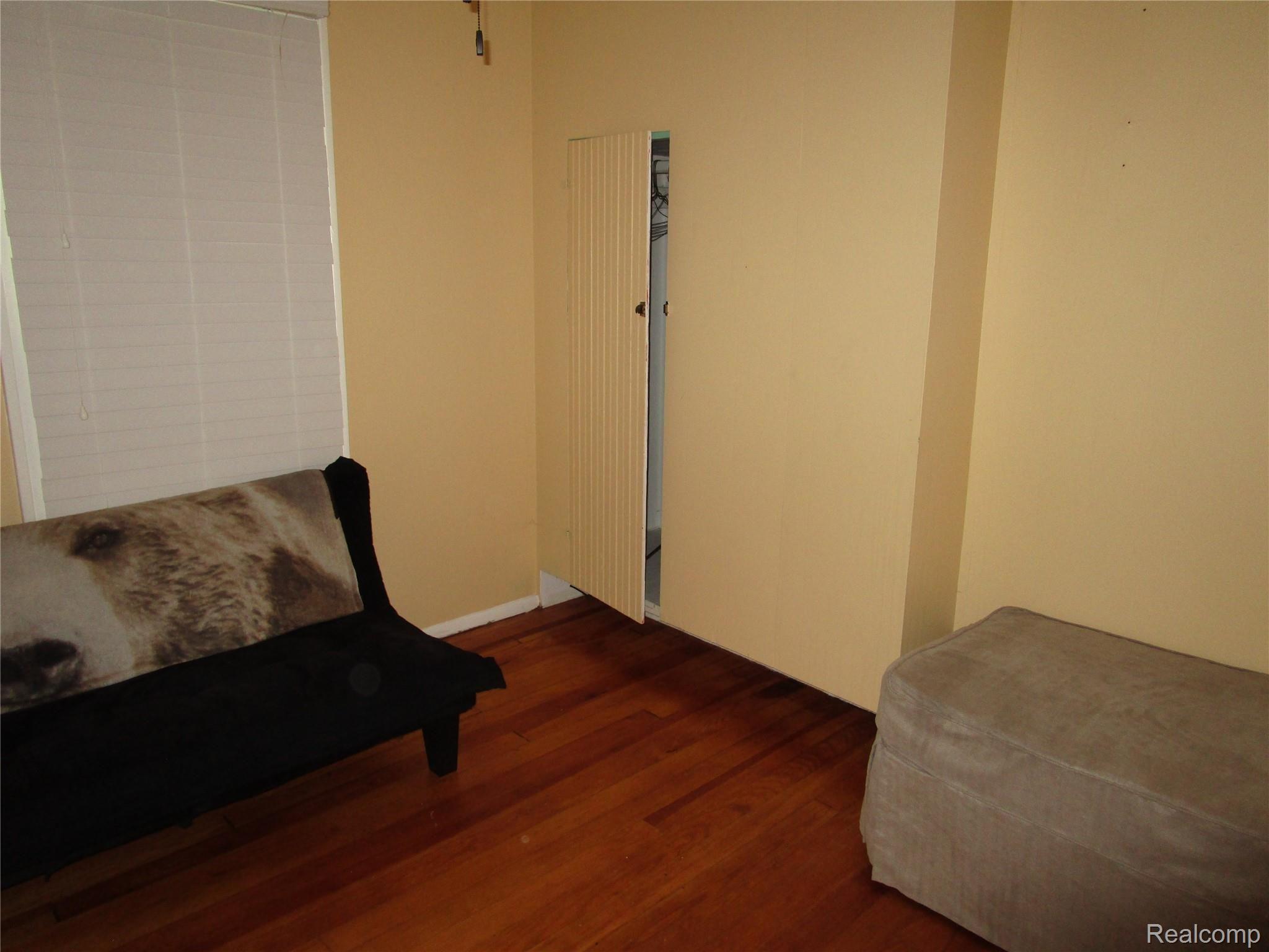 5109 Reymont Road Waterford, MI 48327 - Photo 11 of 28 IMG_8872.JPG