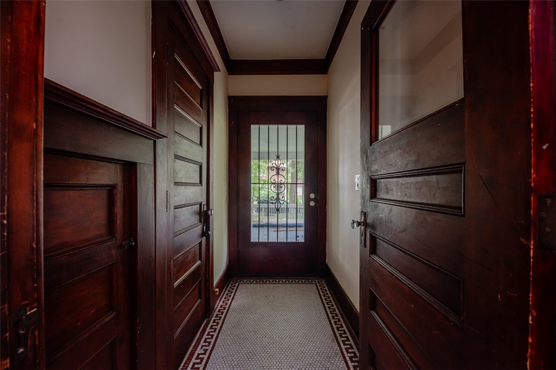 376 Barrington Street Rochester, NY 14607 - Photo 12 of 40 Gallery Image 12