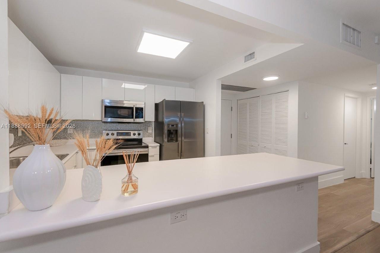 2301 Collins Avenue, Unit 333 Miami Beach, FL 33139 - Photo 14 of 37