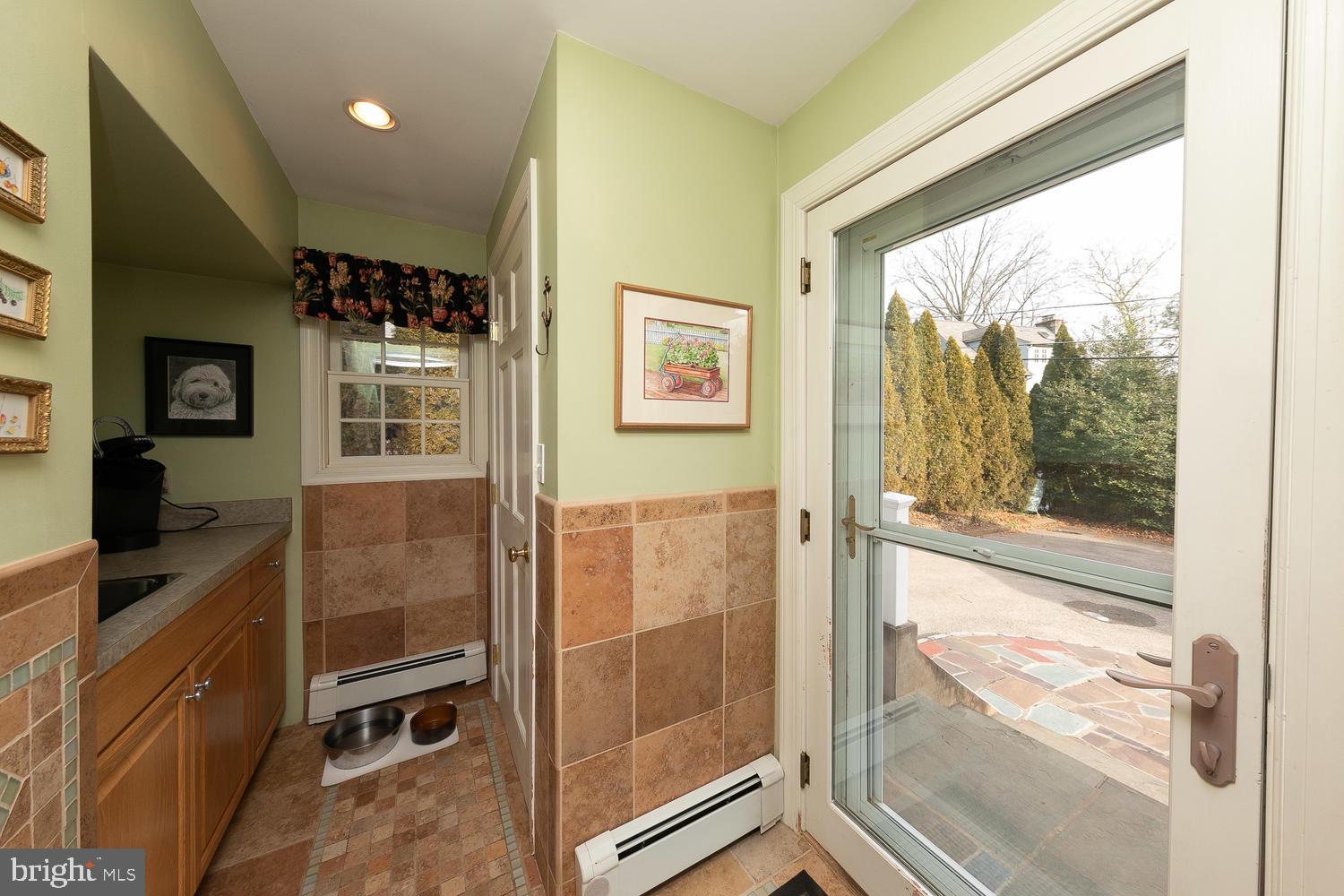 203 Fisher Road Jenkintown, PA 19046 - Photo 20 of 45 Wet Bar Area