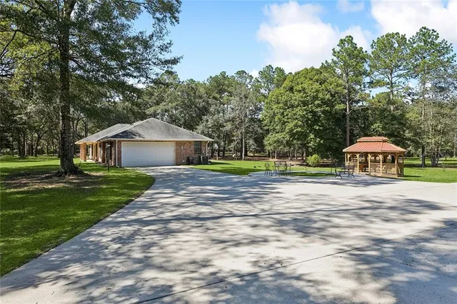 $575,000 | 22399 Longleaf Drive, Covington, LA 70435