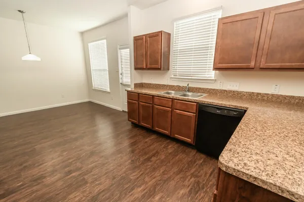 $2,395 | 17 Lazy Swing Court, Manvel, TX 77578