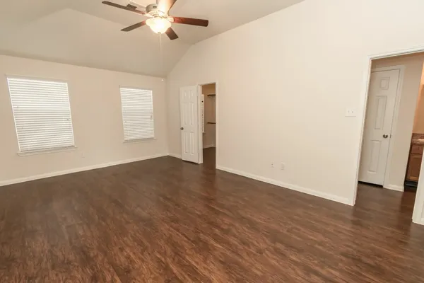 $2,435 | 17 Lazy Swing Court, Manvel, TX 77578