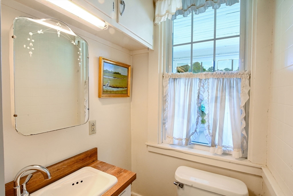 1067 Sandwich Road Bourne, MA 02561 - Photo 19 of 36 Gallery Image 19