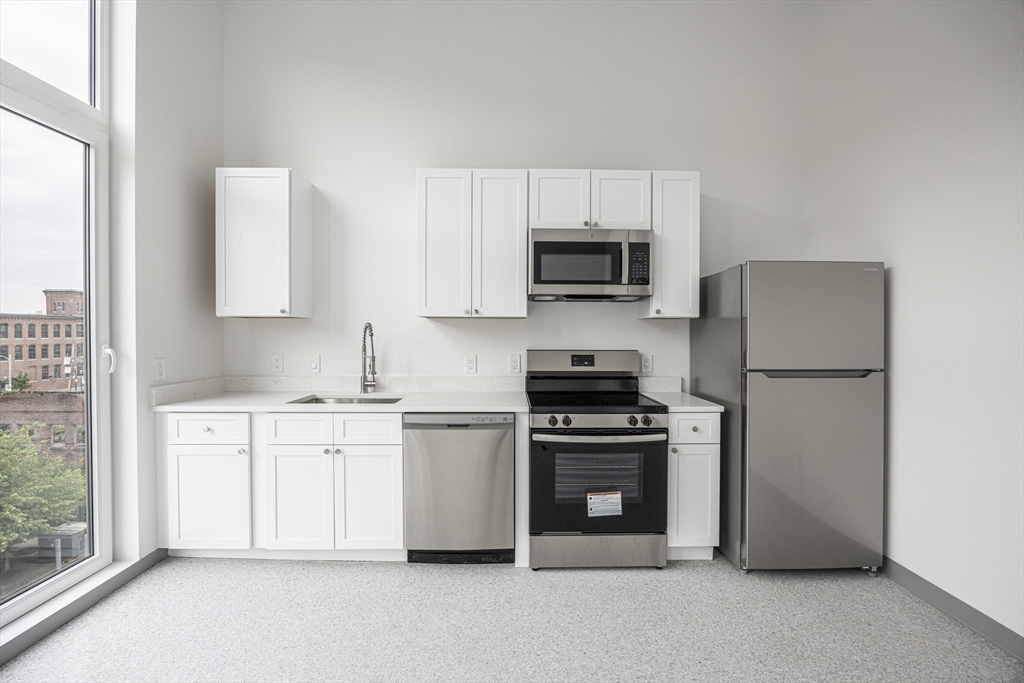 80 Middlesex Street, Unit 103 Lowell, MA 01852 - Photo 3 of 22