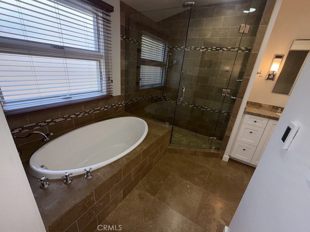 2746 North Kenneth Road Burbank, CA 91504 - Photo 13 of 29