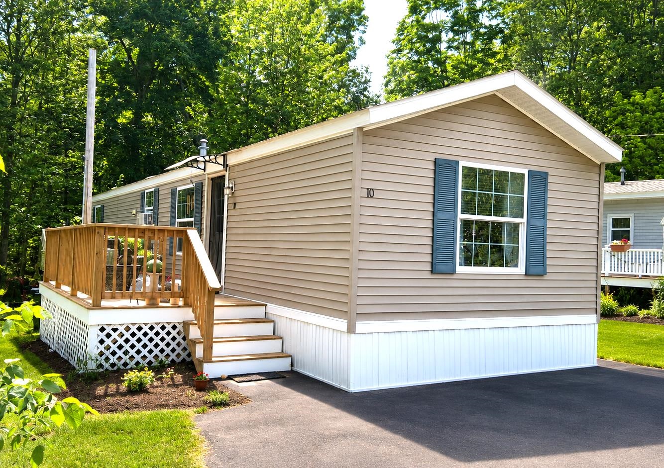 10 Hummingbird Lane Raymond, NH 03077 - Photo 1 of 5