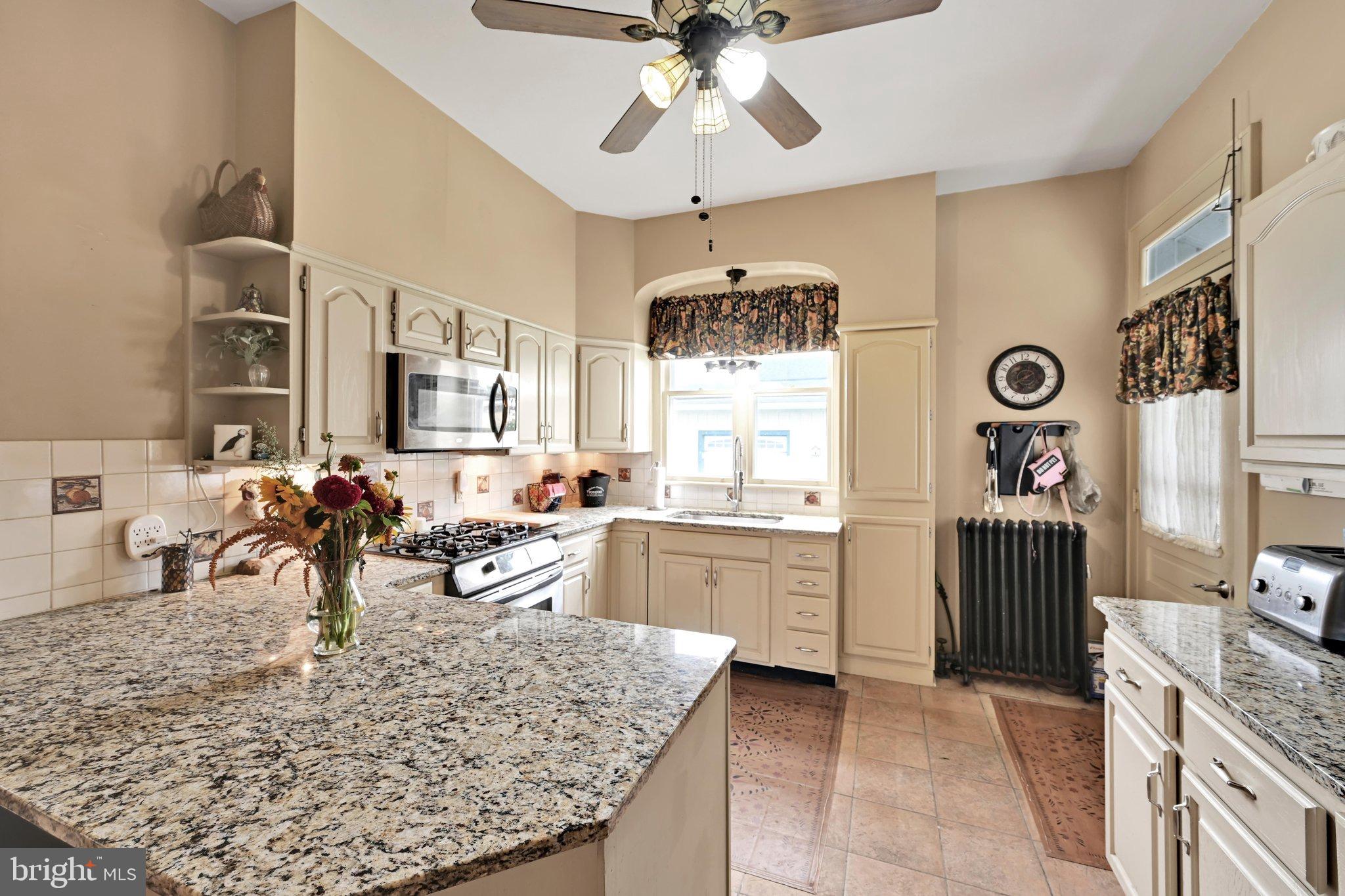 818 Lizard Creek Road Andreas, PA 18211 - Photo 64 of 98 Owner's Suite - Kitchen