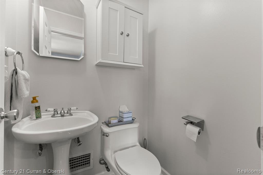 4400 Highfield Road Waterford, MI 48329 - Photo 19 of 54