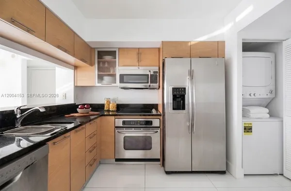 $3,500 | 31 Southeast 5th Street, Unit 3210, Miami, FL 33131