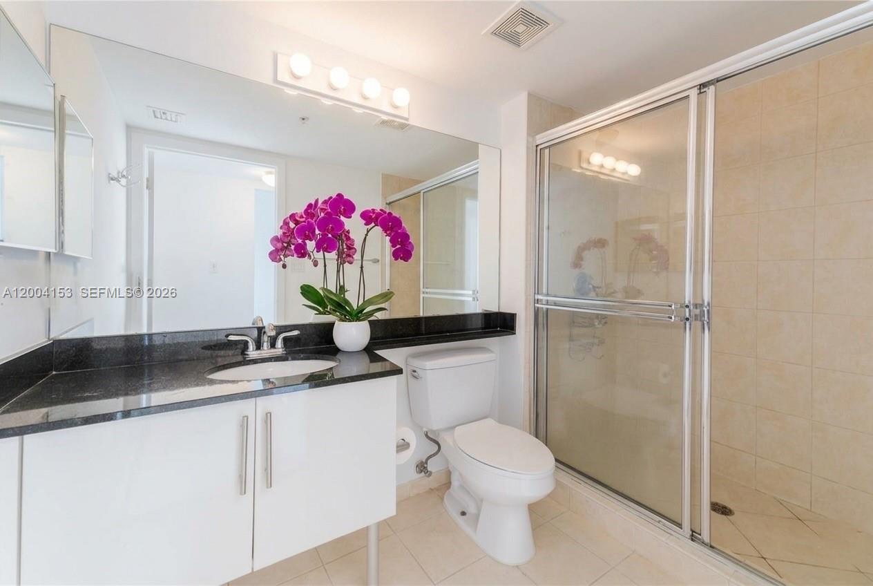 31 Southeast 5th Street, Unit 3210 Miami, FL 33131 - Photo 7 of 9