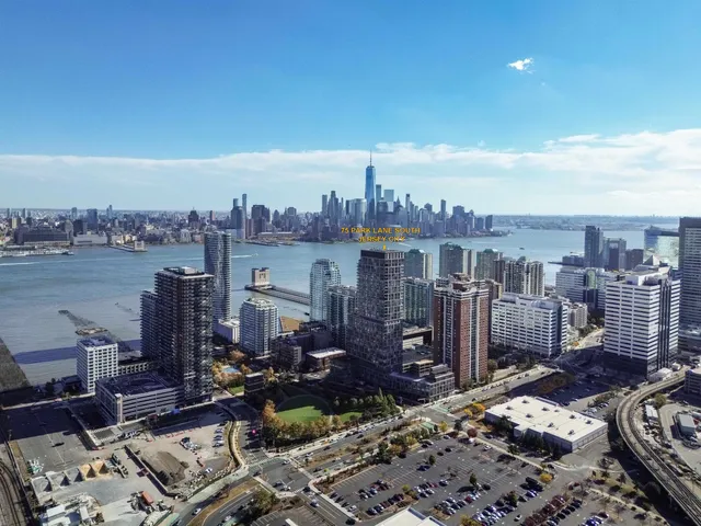 $3,950 | 75 Park Lane South, Unit 1602, Jersey City, NJ 07310