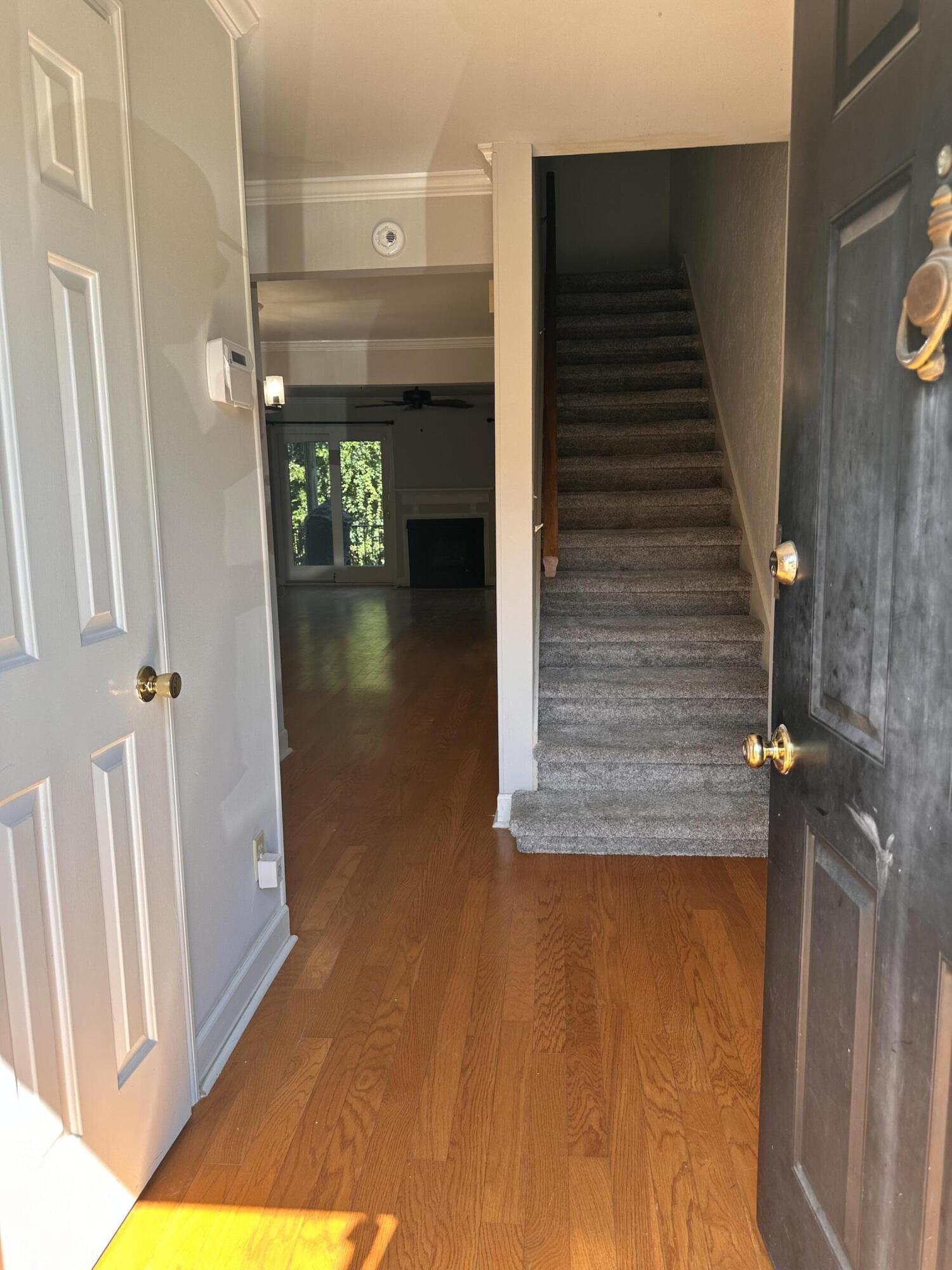 1010 Hickman Road Augusta, GA 30904 - Photo 2 of 10 Foyer