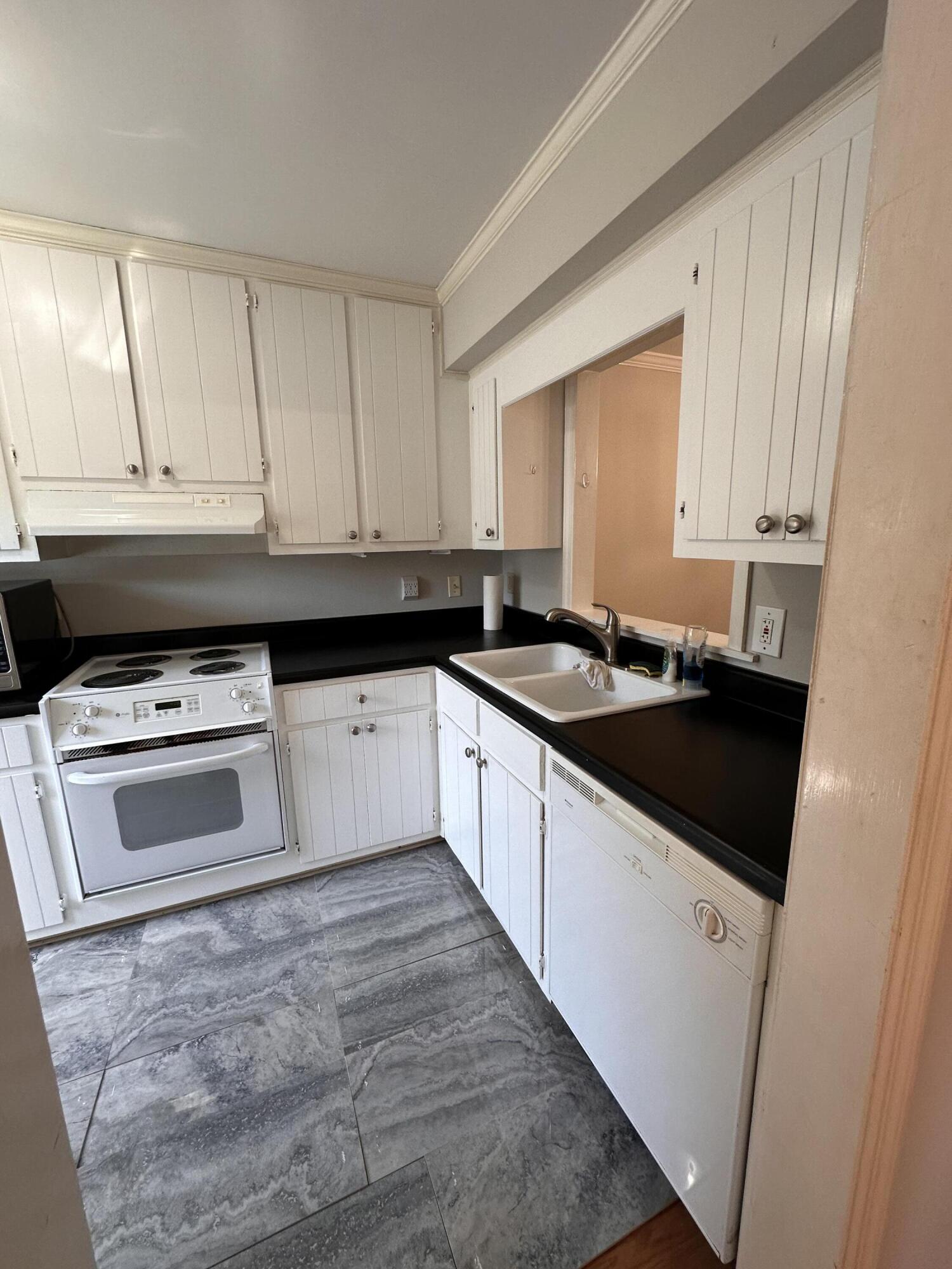 1010 Hickman Road Augusta, GA 30904 - Photo 4 of 10 Kitchen