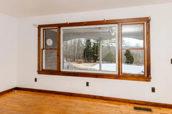 $274,900 | 468 New Vineyard Road, Farmington, ME 04938