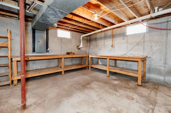 $274,900 | 468 New Vineyard Road, Farmington, ME 04938