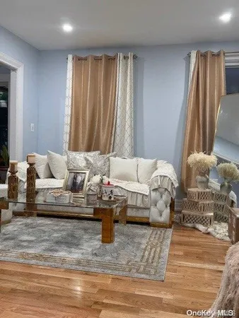 $949,000 | 1955 Andrews Avenue South | University Heights