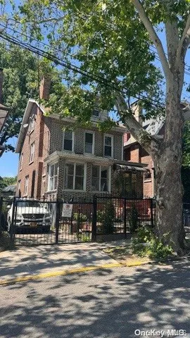 $999,000 | 1955 Andrews Avenue South | University Heights