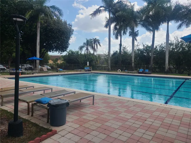 $2,800 | 9300 Fontainebleau Boulevard, Unit E406, Miami, FL 33172