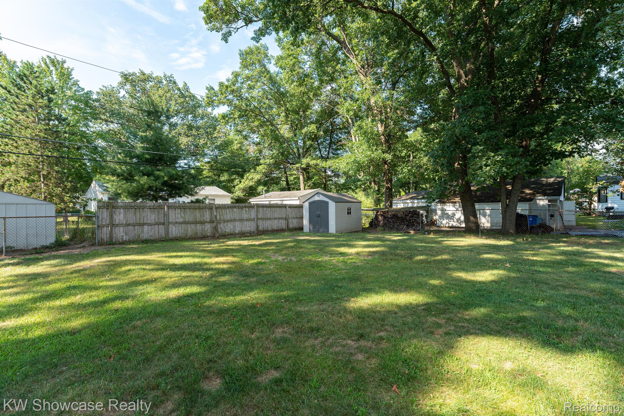 5693 Crescent Road Waterford, MI 48327 - Photo 45 of 56 Gallery Image 45