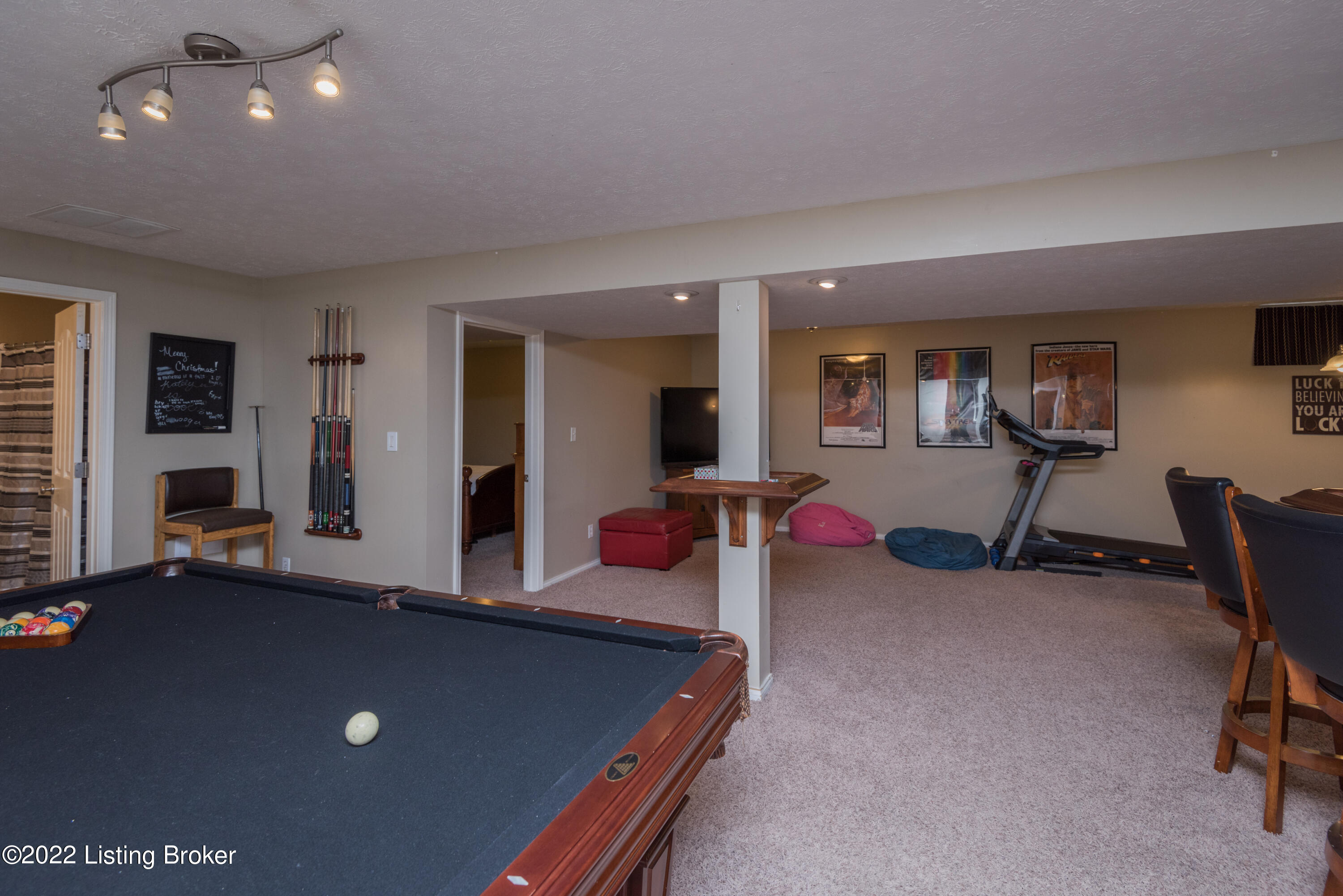 8102 Kellerman Road Louisville, KY 40219 - Photo 27 of 35 033